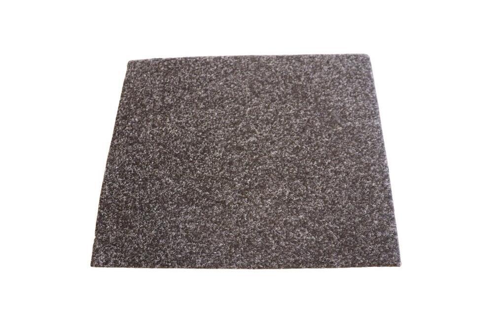 Mörkröd löpare i nålfilt