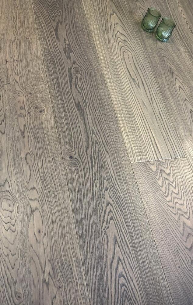 FloorMaster Herrgårdsplanka - Ek Antikgrå matt lack