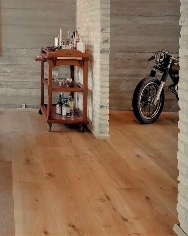 FloorMaster MEGA Herrgårdsplanka - Ek natur matt lack 300 mm.