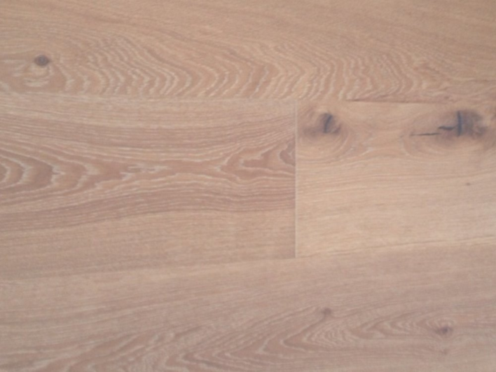 FloorMaster Herrgårdsplanka - Ek vit matt lack 260 mm.