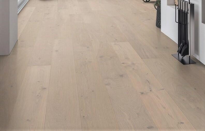 FloorMaster Herrgårdsplanka - Ek vit matt lack 260 mm.