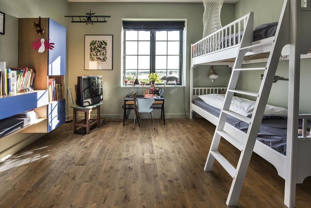 Kährs Harmony 3-stav, Ek Ale