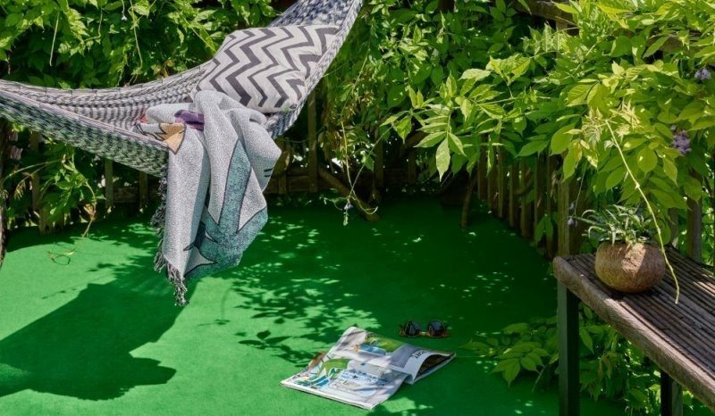 Cricket grön nålfilt med noppor (Gräs) - REST 105X400 CM.