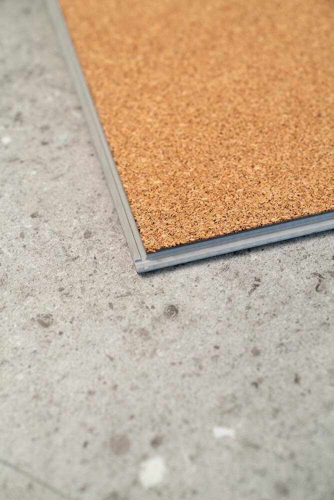 Impressive platta, Stone Grey